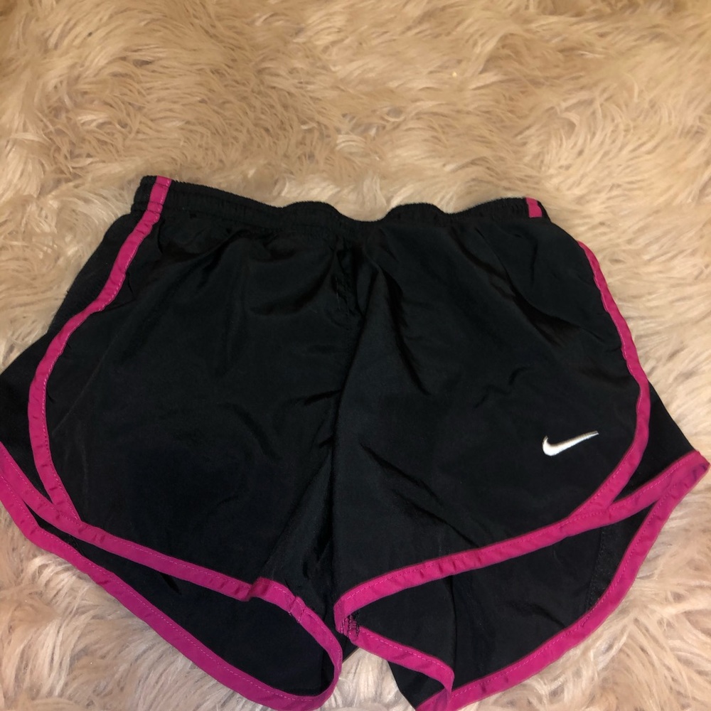 black and pink nike shorts